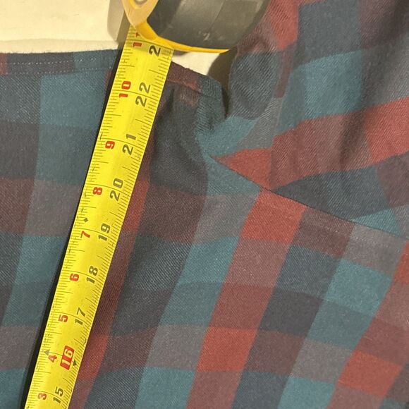 UNTUCKit Button Up Long Sleeve Flannel Plaid Shirt Red Blue Men’s L  Ski Cabin - Picture 13 of 16
